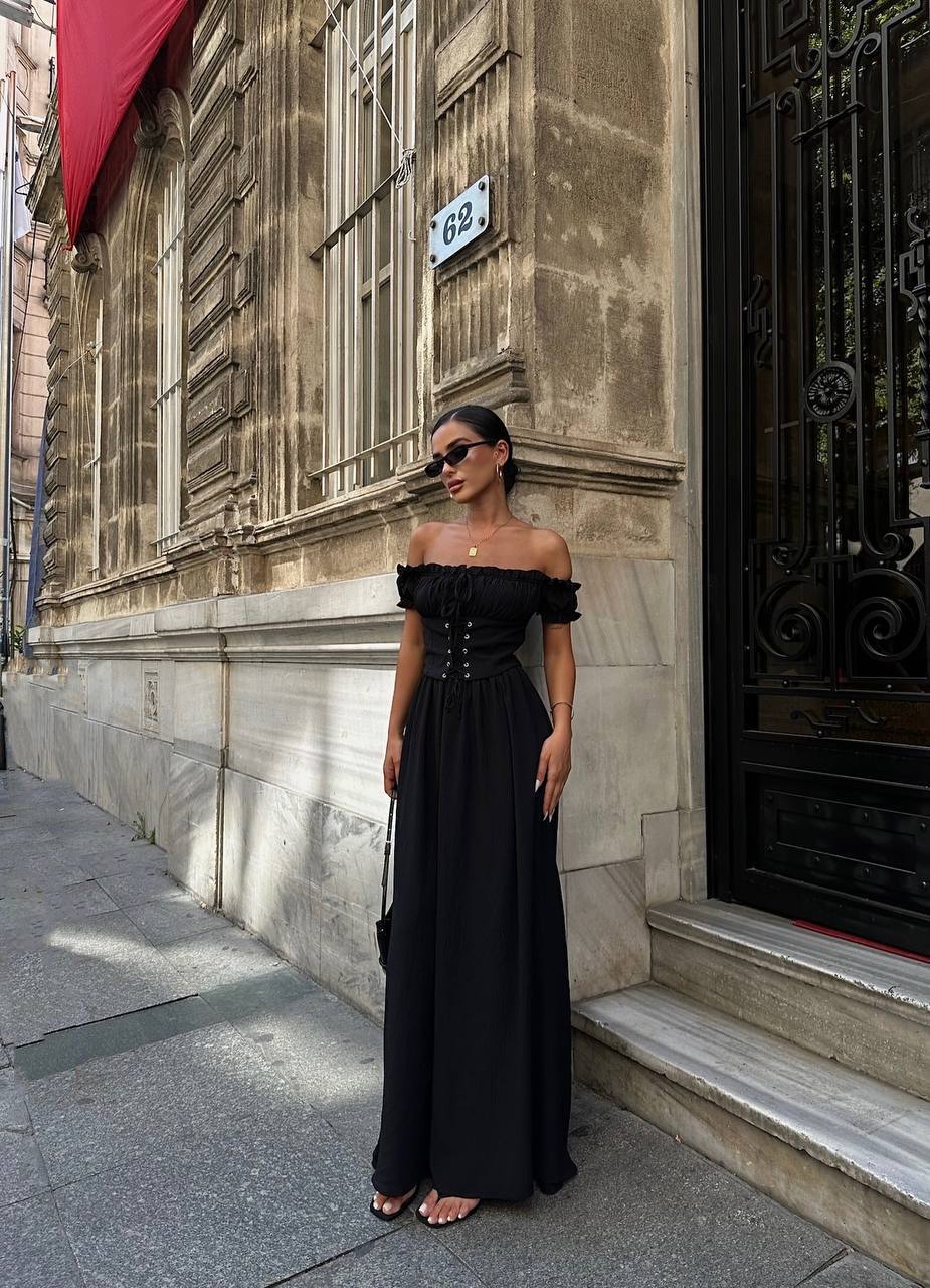 The Enchanted Elegance Off-Shoulder Maxi Dress – 1089