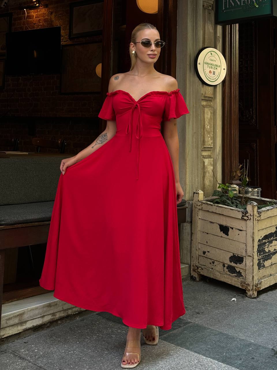 The Bella Off-Shoulder Maxi Dress – 1004