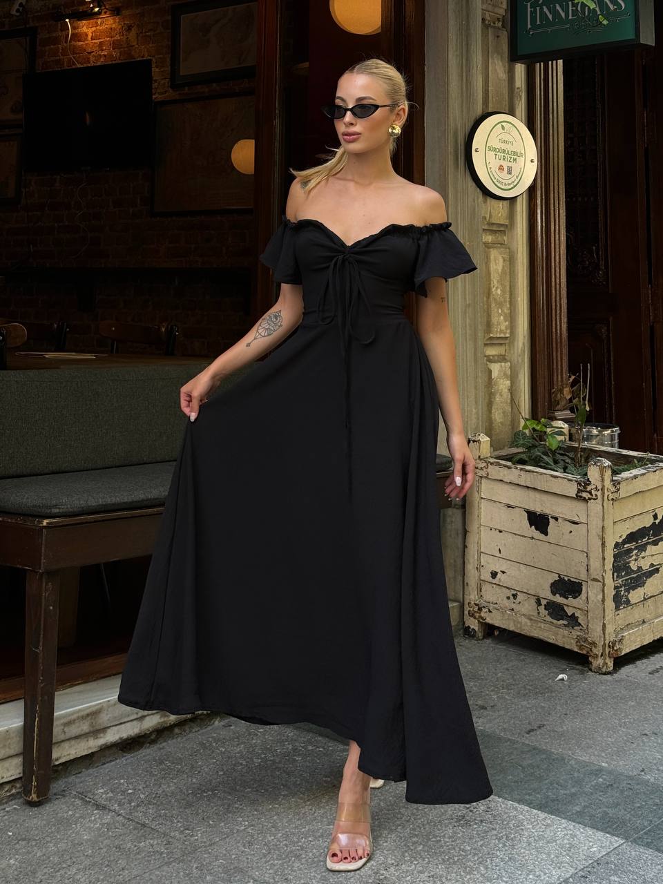 The Bella Off-Shoulder Maxi Dress – 1004