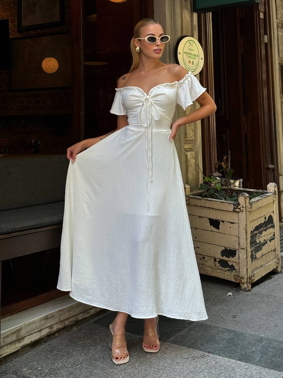 The Bella Off-Shoulder Maxi Dress – 1004