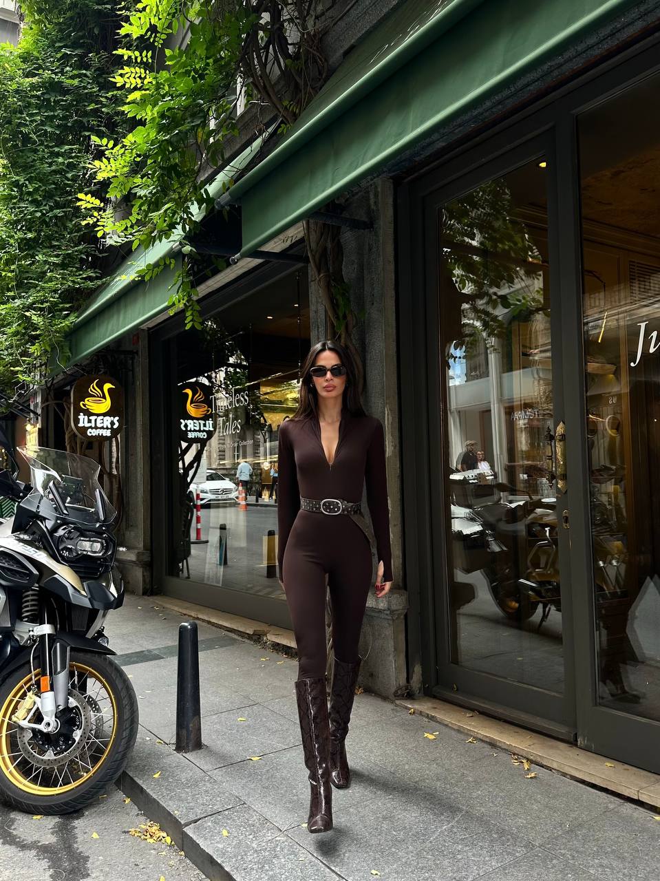 The Sleek Zip-Up Jumpsuit – 1074