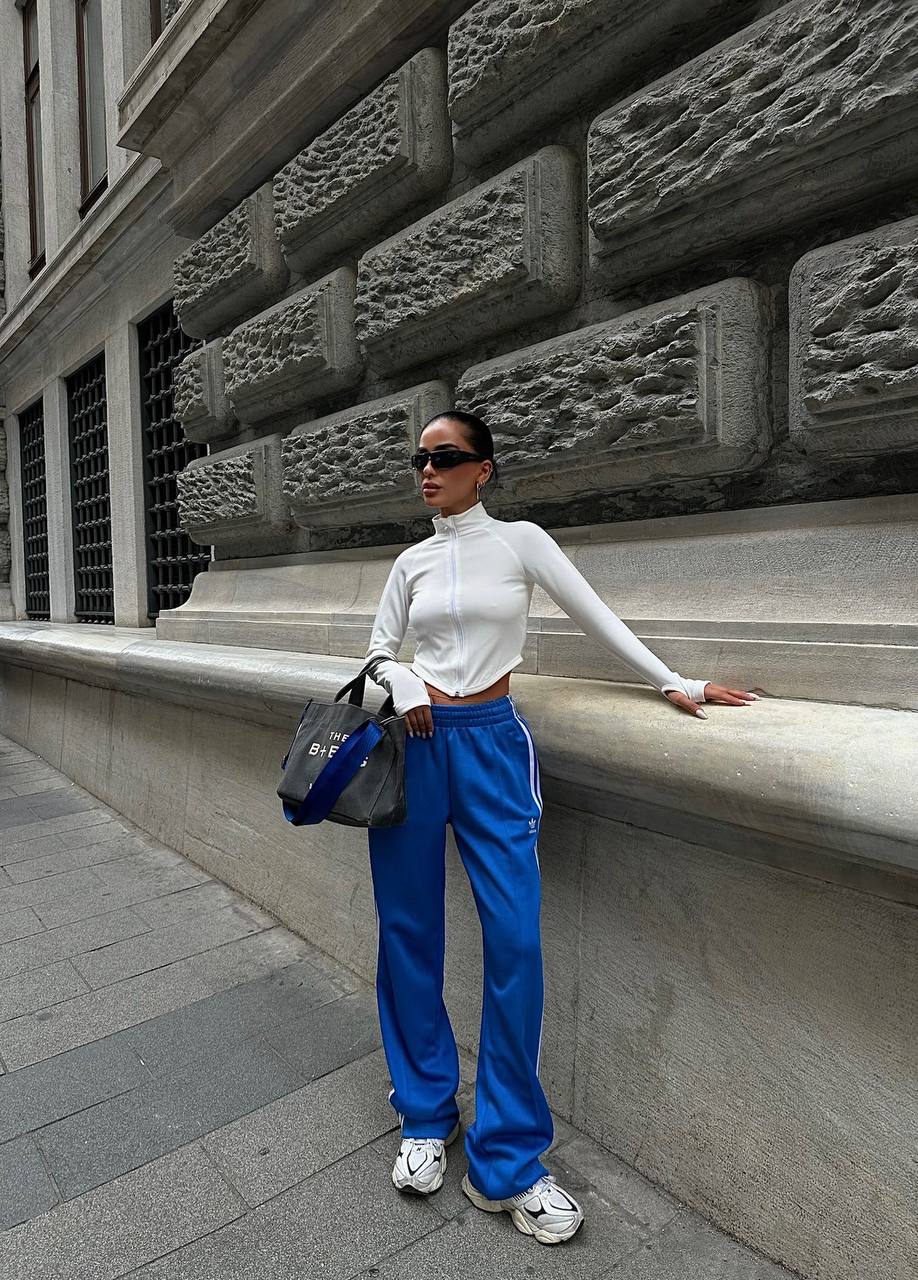 The Luxe Zip-Up Crop Top – 1049