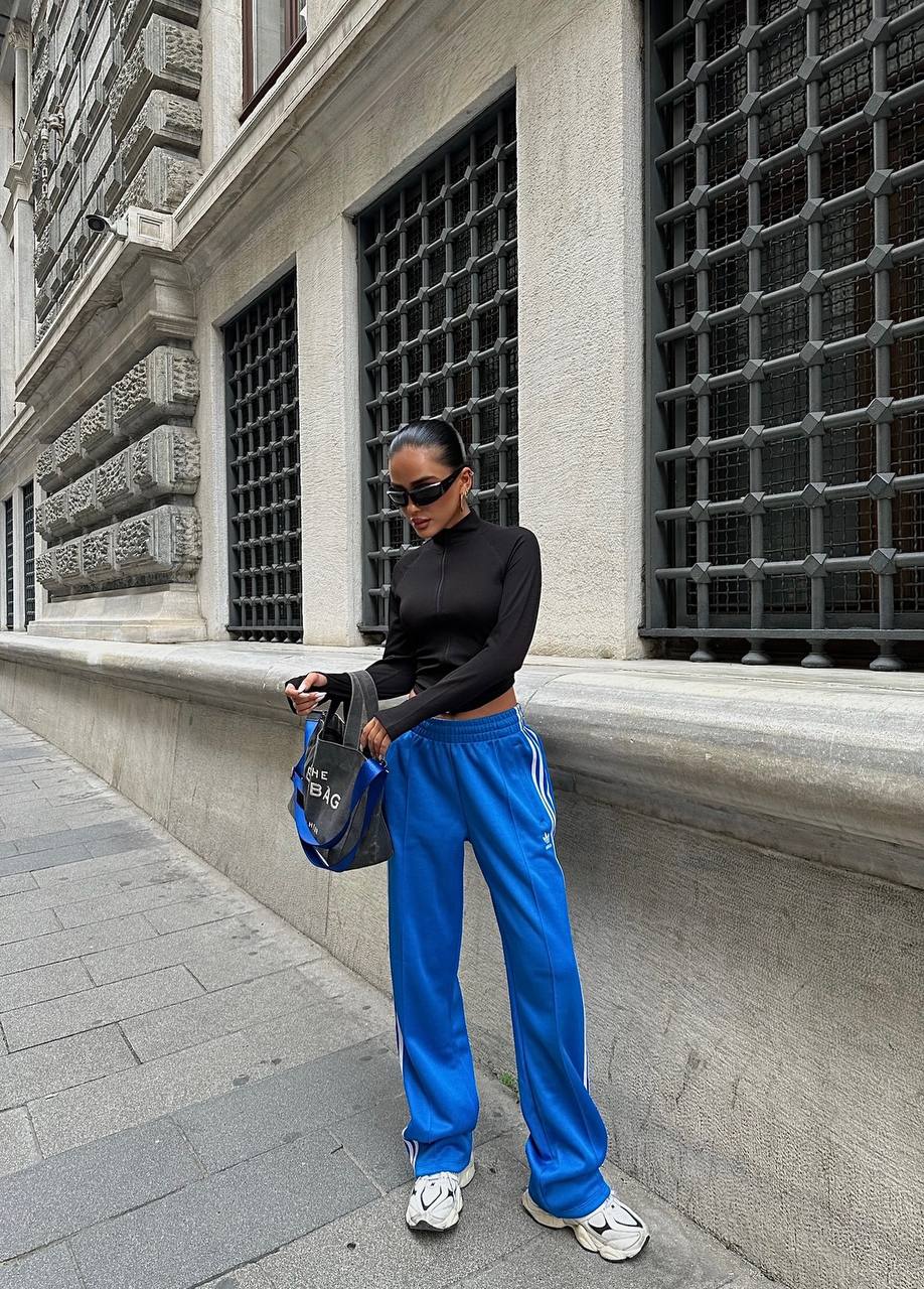 The Luxe Zip-Up Crop Top – 1049