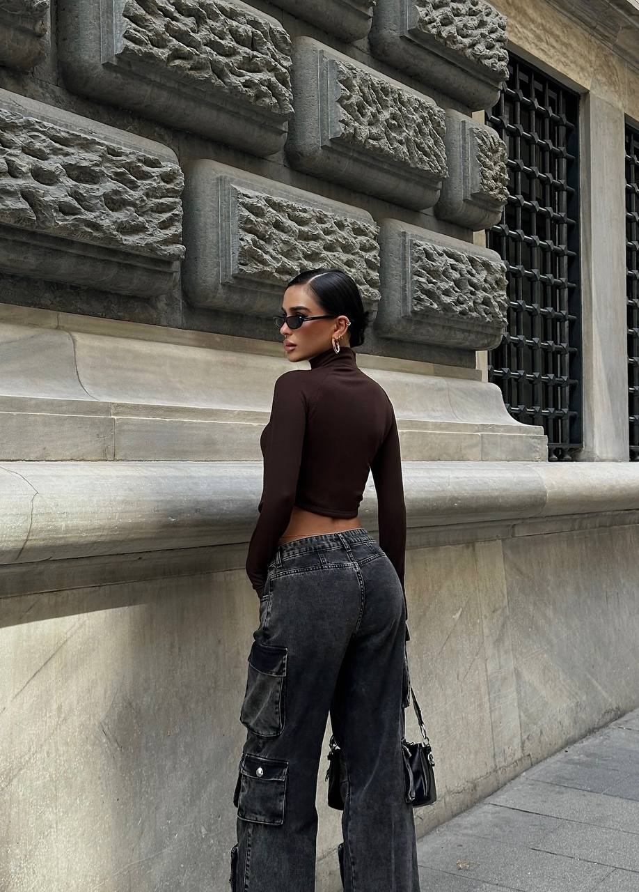 The Luxe Zip-Up Crop Top – 1049