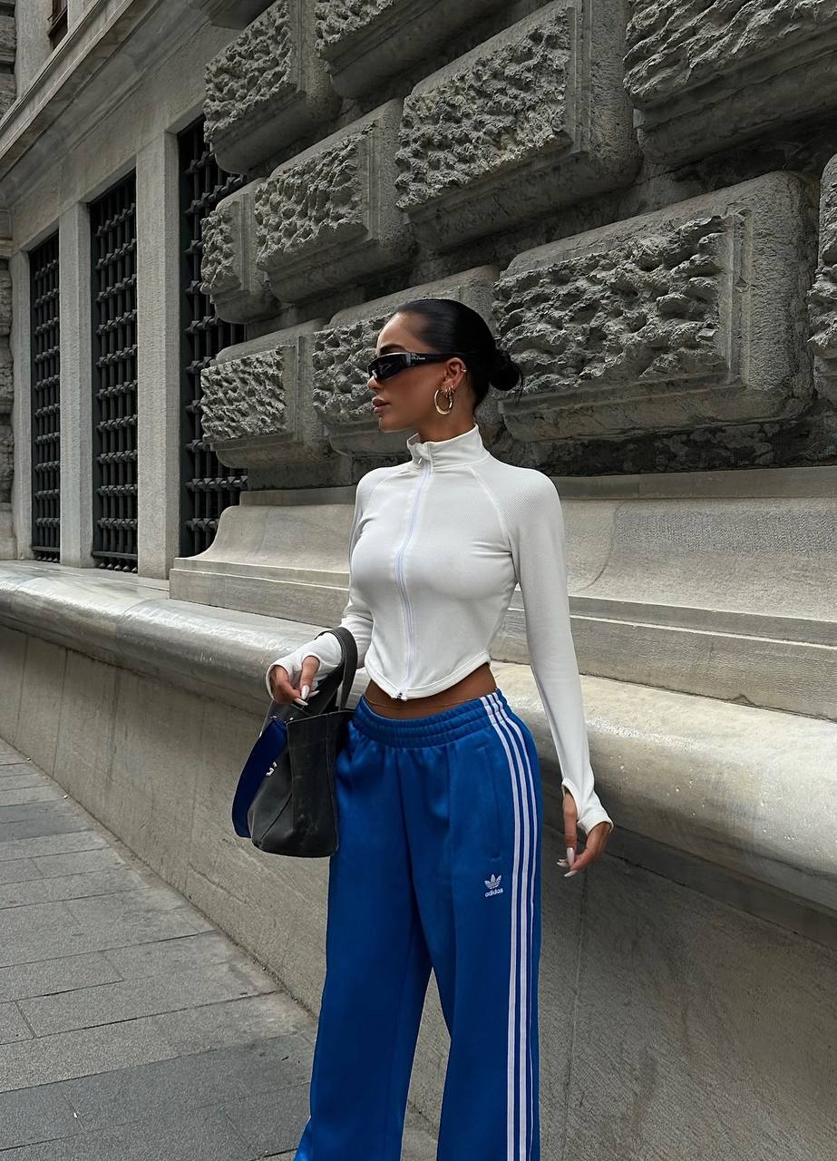 The Luxe Zip-Up Crop Top – 1049