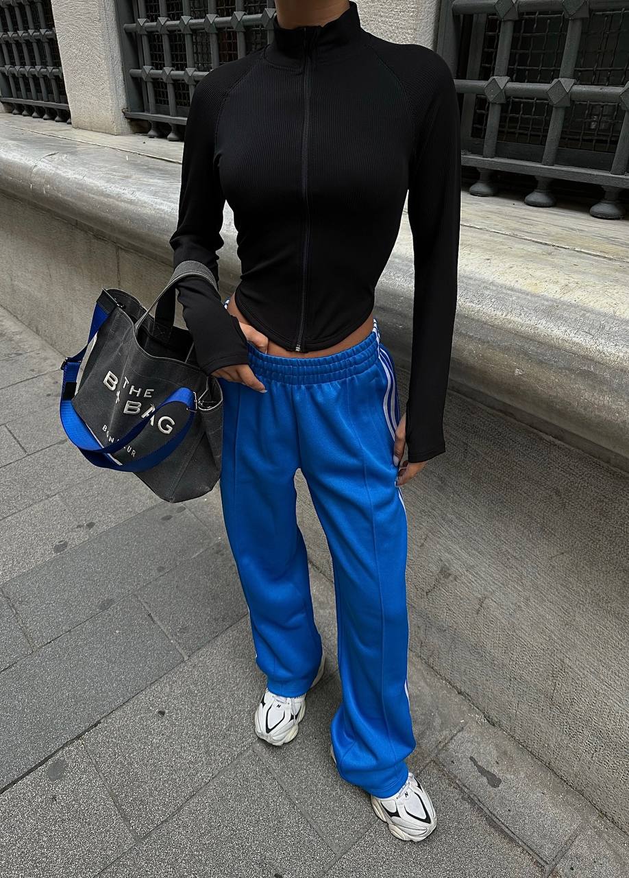 The Luxe Zip-Up Crop Top – 1049