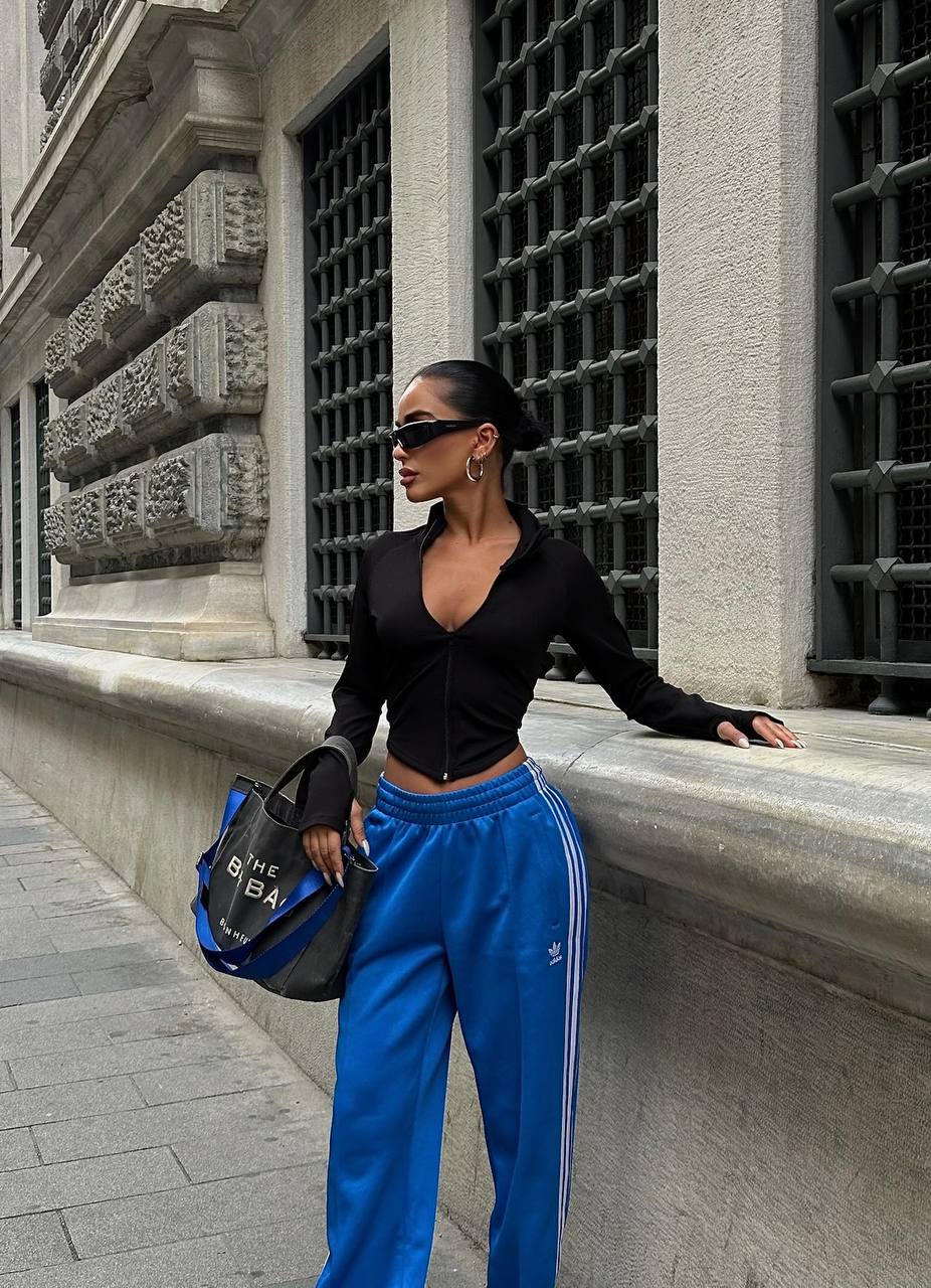 The Luxe Zip-Up Crop Top – 1049