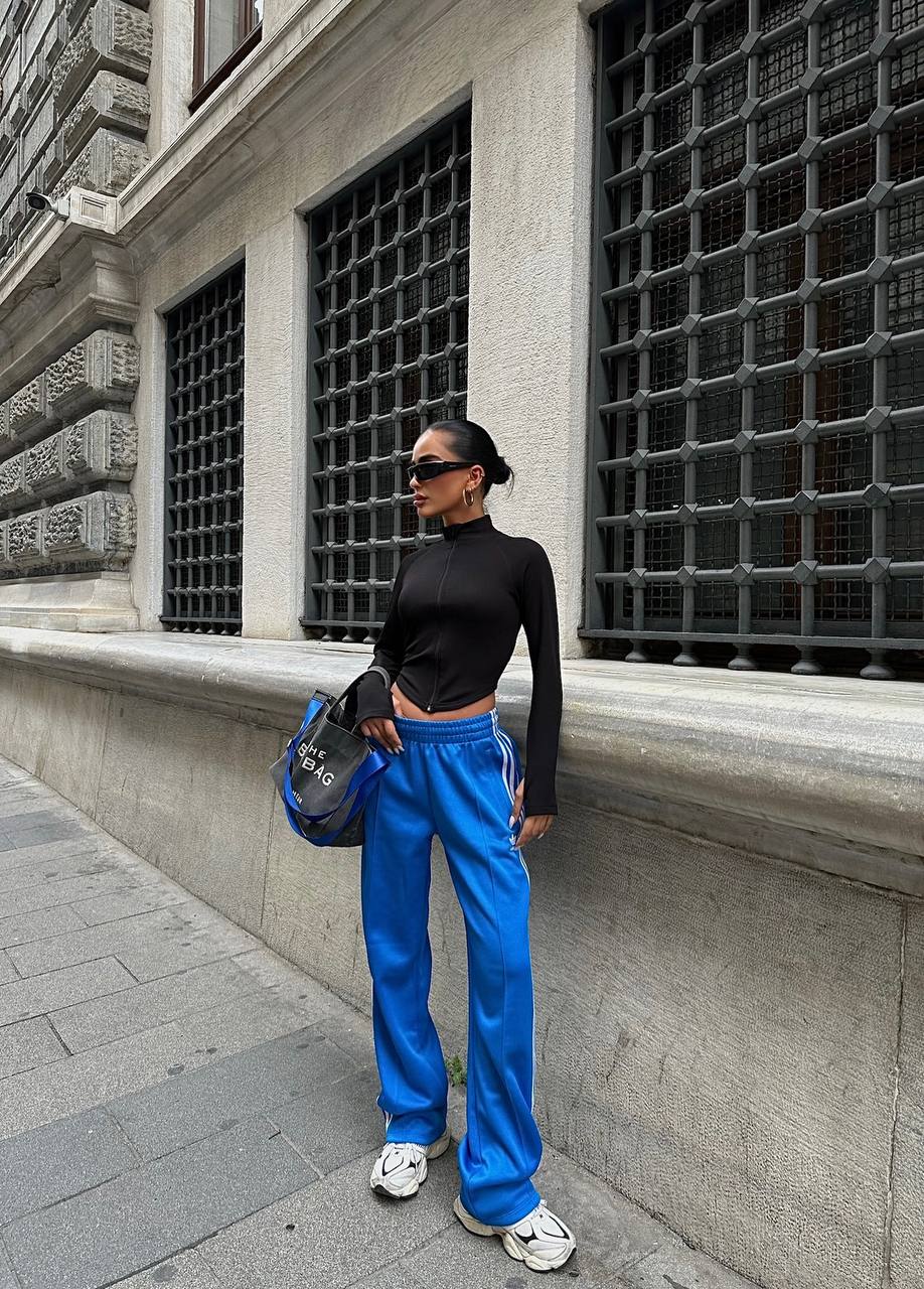 The Luxe Zip-Up Crop Top – 1049