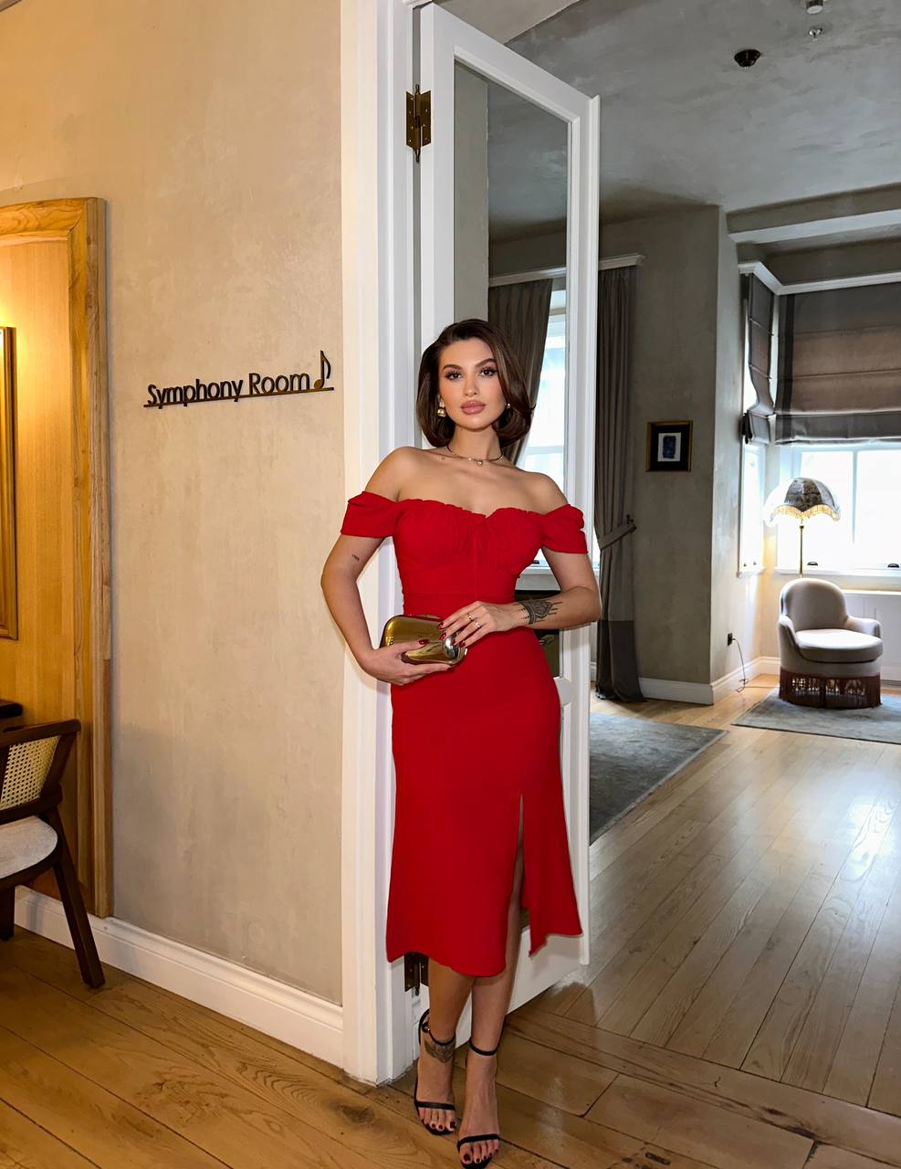 The Sophia Off-Shoulder Midi Dress – 1003