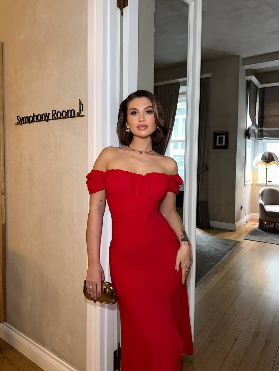 The Sophia Off-Shoulder Midi Dress – 1003