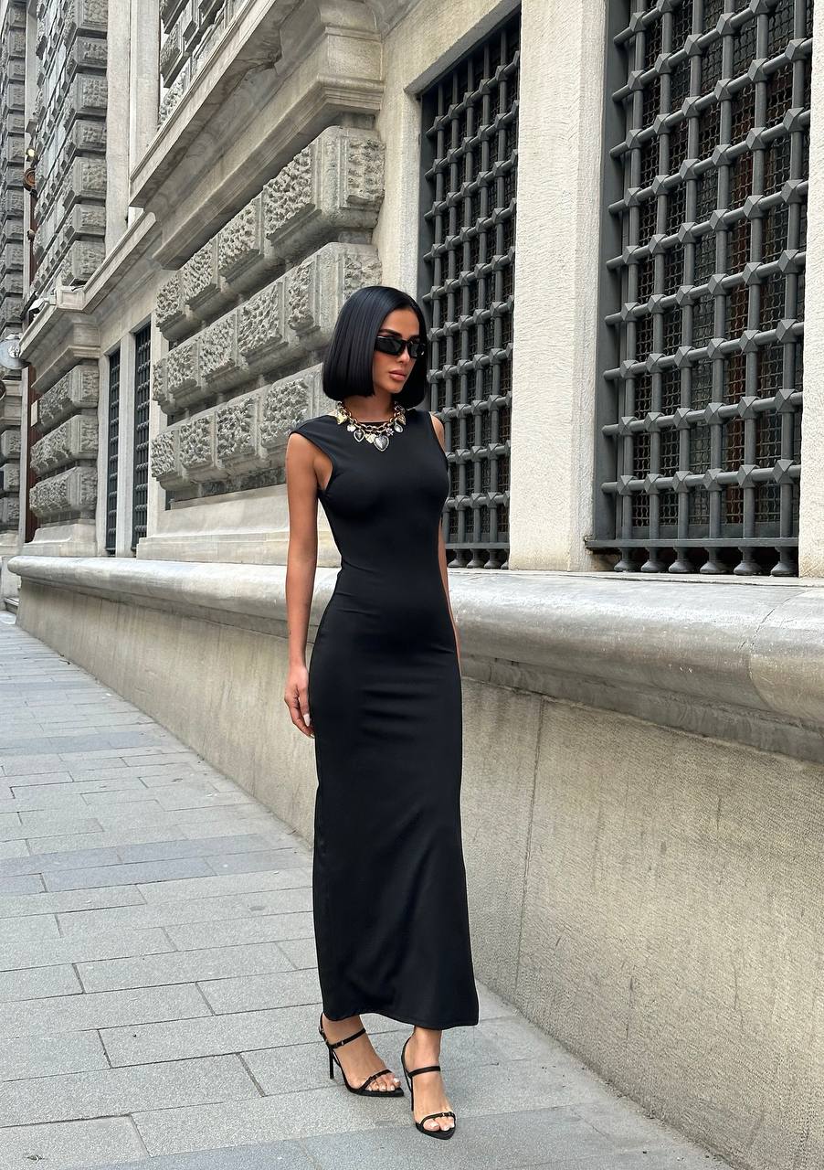 Sculpted Elegance Open-Back Maxi Dress - 1187