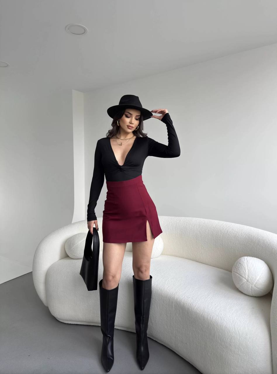 The Chic Slit Mini Skirt – 1170