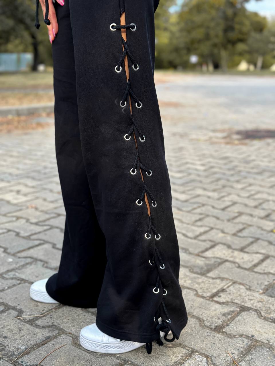 Lace-Up Side Wide-Leg Pants – 1150