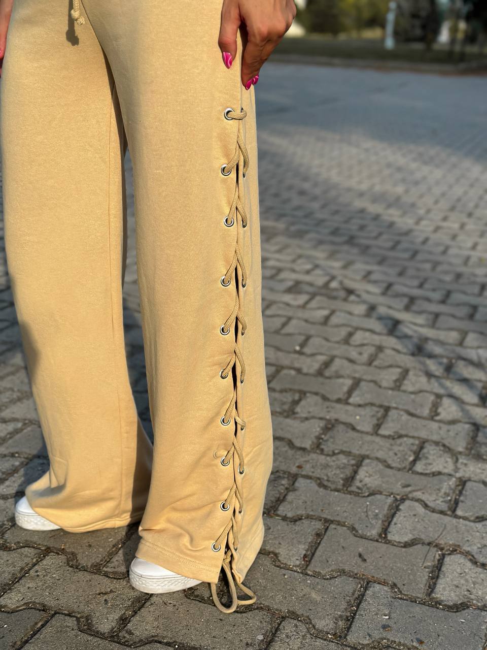 Lace-Up Side Wide-Leg Pants – 1150