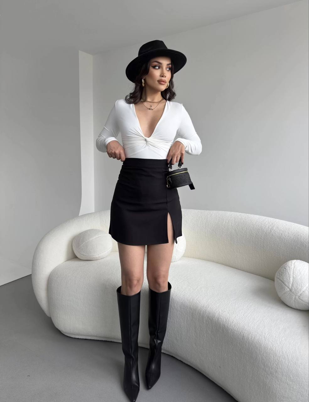 The Chic Slit Mini Skirt – 1170