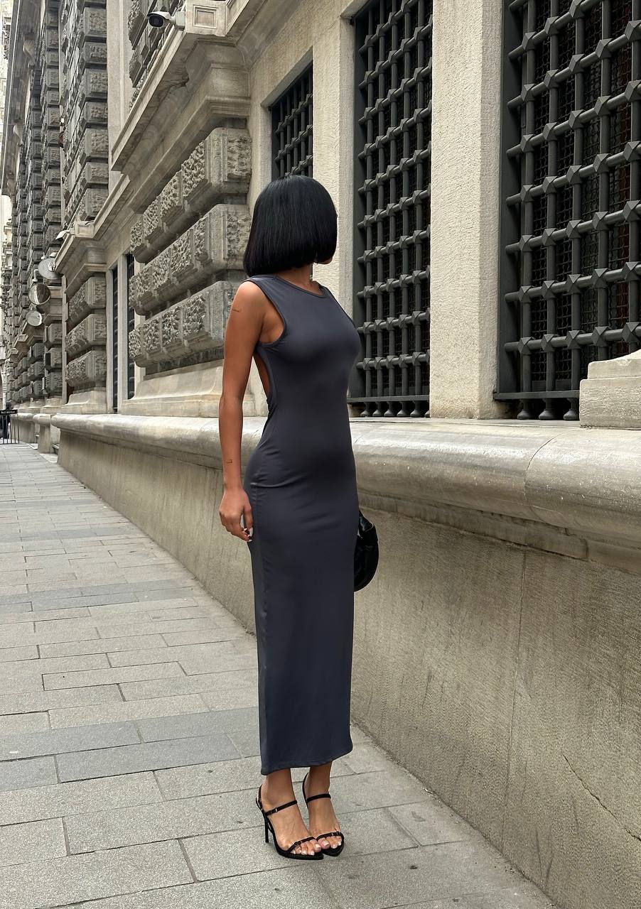 Sculpted Elegance Open-Back Maxi Dress - 1187