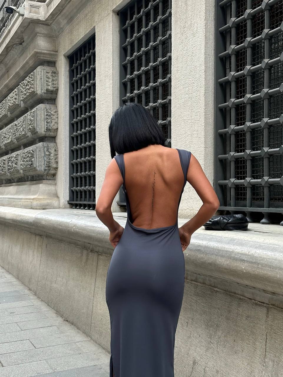 Sculpted Elegance Open-Back Maxi Dress - 1187