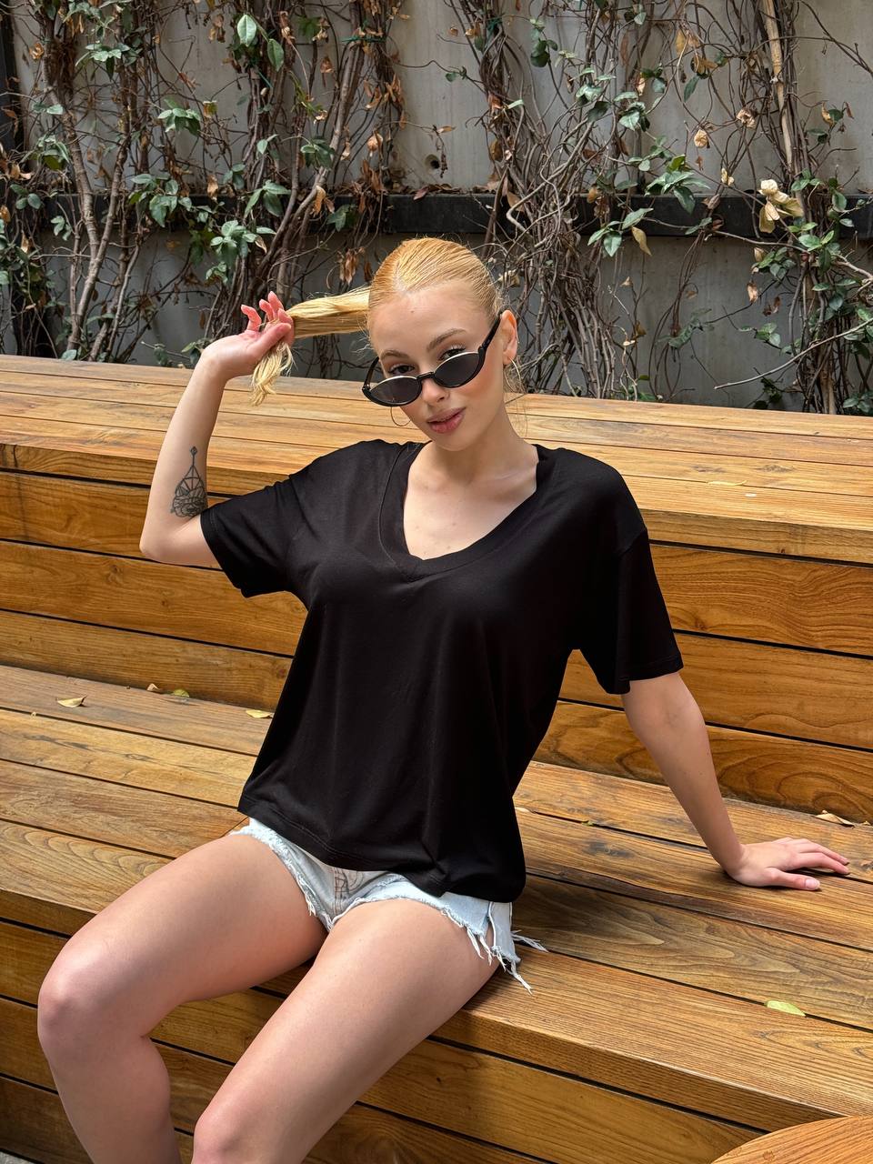 The Classic Comfort V-Neck Tee –1123