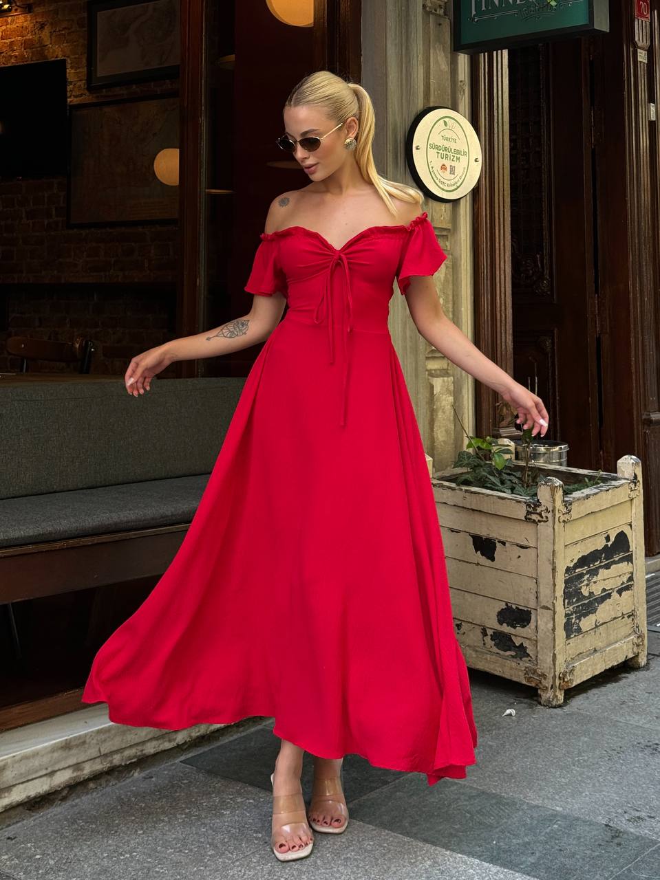 The Bella Off-Shoulder Maxi Dress – 1004