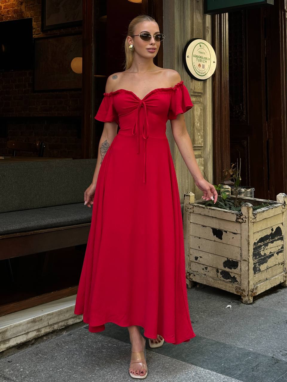 The Bella Off-Shoulder Maxi Dress – 1004