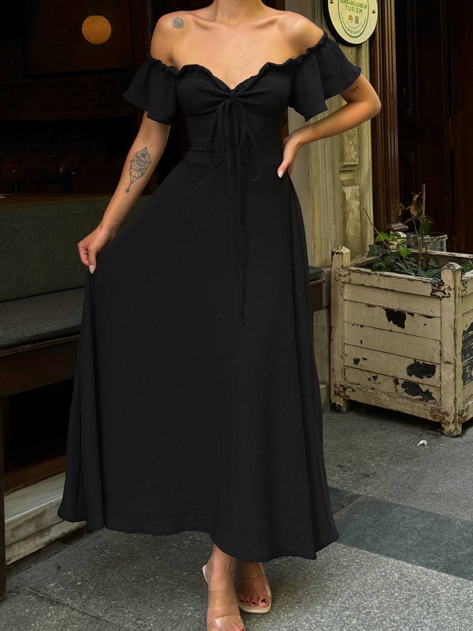 The Bella Off-Shoulder Maxi Dress – 1004
