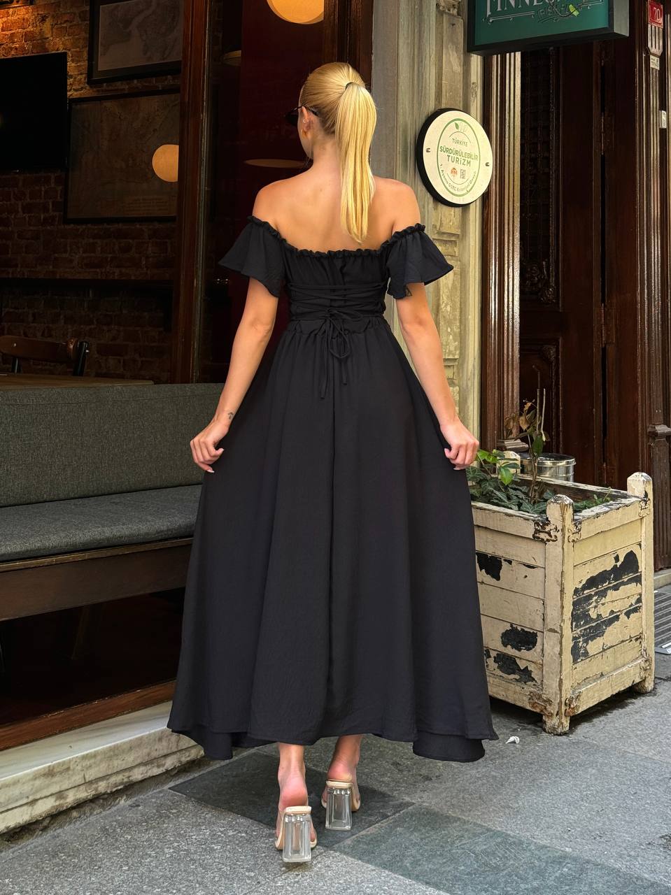 The Bella Off-Shoulder Maxi Dress – 1004