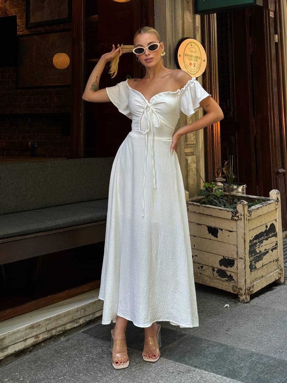 The Bella Off-Shoulder Maxi Dress – 1004