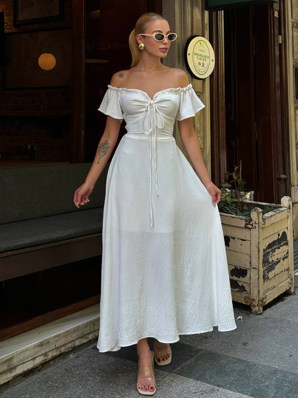 The Bella Off-Shoulder Maxi Dress – 1004