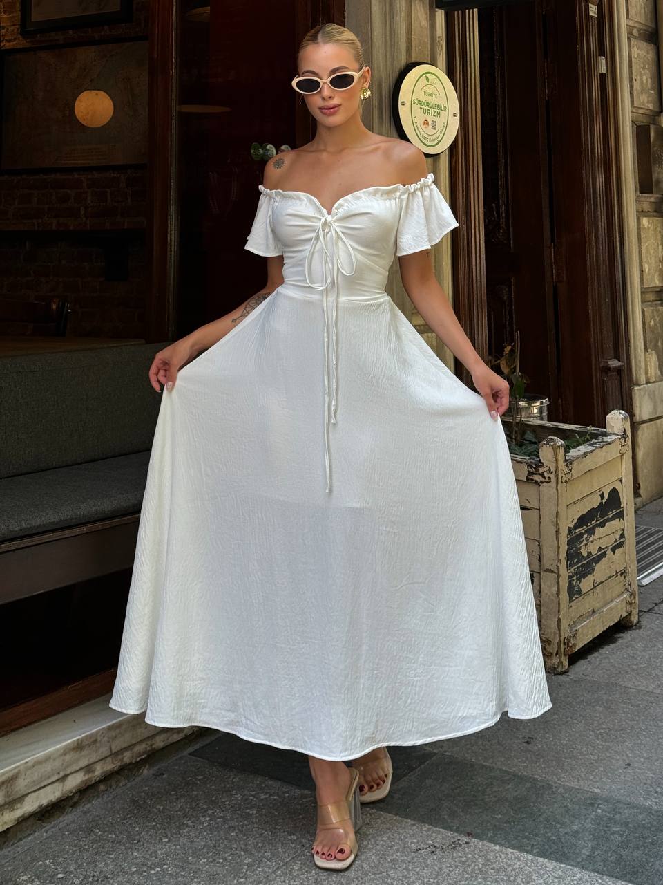 The Bella Off-Shoulder Maxi Dress – 1004