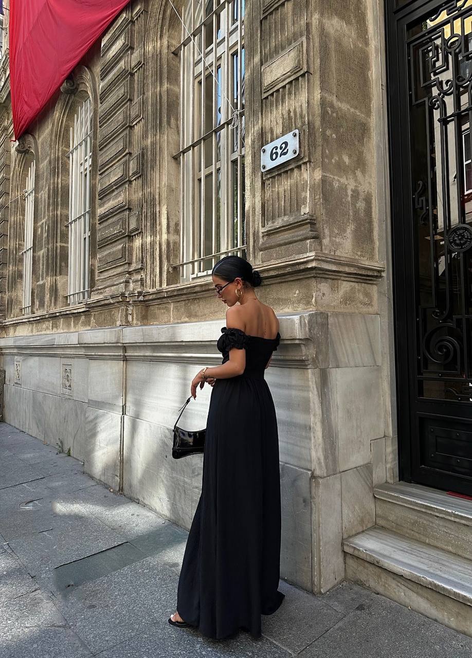 The Enchanted Elegance Off-Shoulder Maxi Dress – 1089