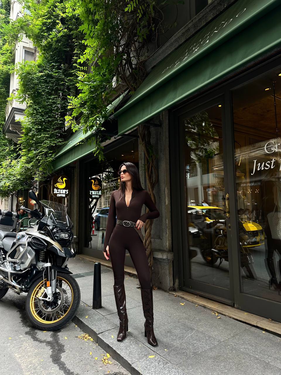 The Sleek Zip-Up Jumpsuit – 1074