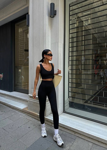 The Sleek Sculpted Activewear Set – 1068