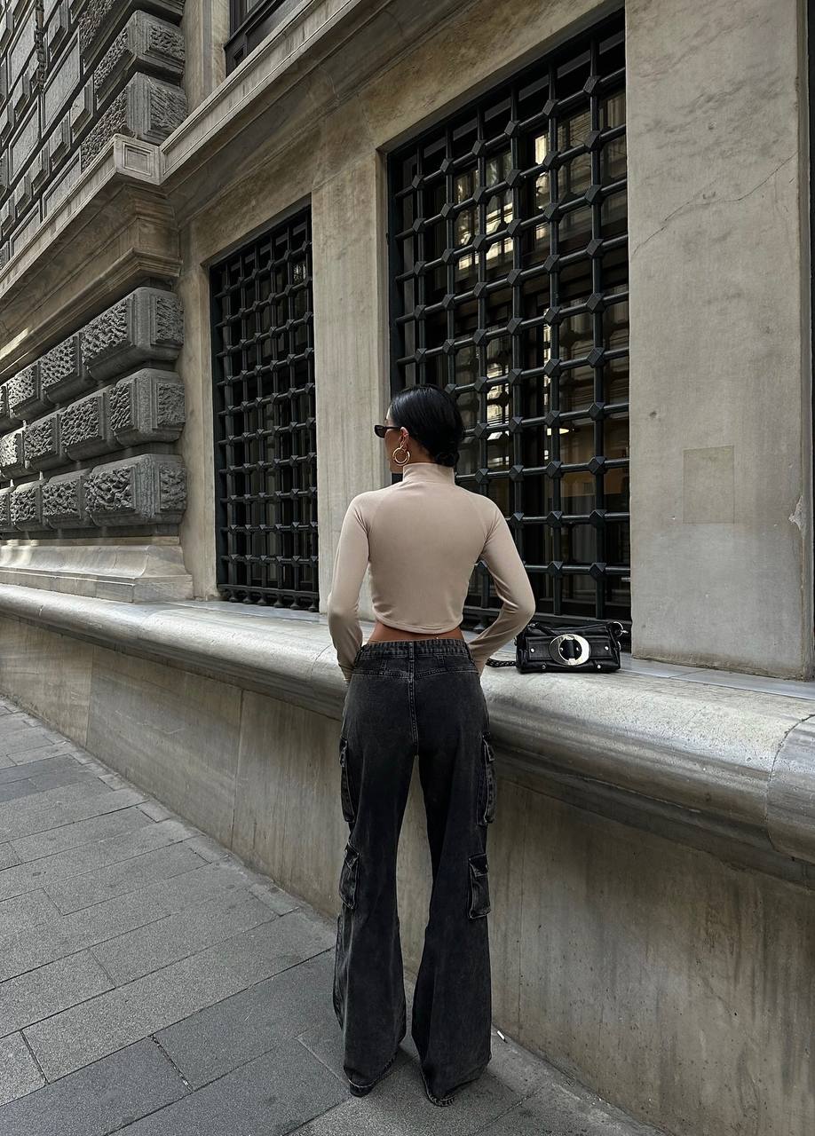 The Luxe Zip-Up Crop Top – 1049