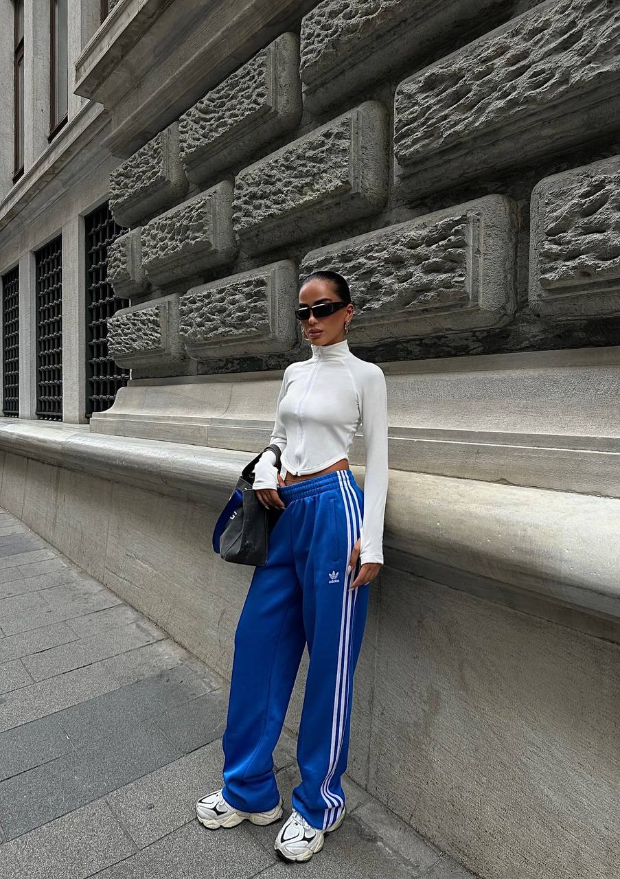 The Luxe Zip-Up Crop Top – 1049