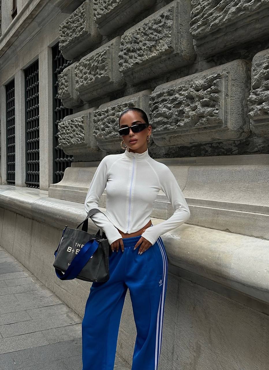 The Luxe Zip-Up Crop Top – 1049