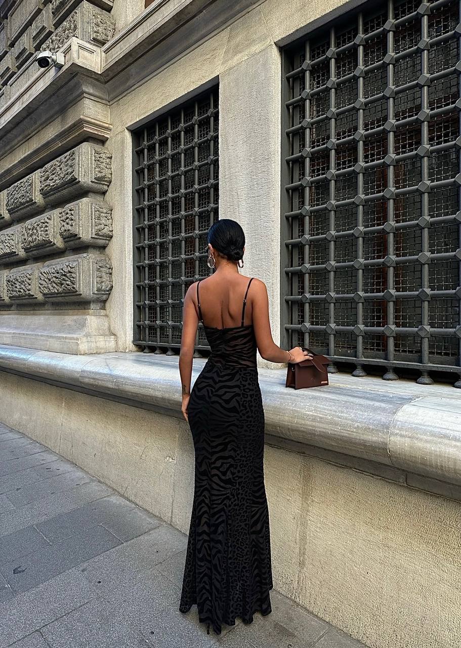 Timeless Elegance Gown - 1033