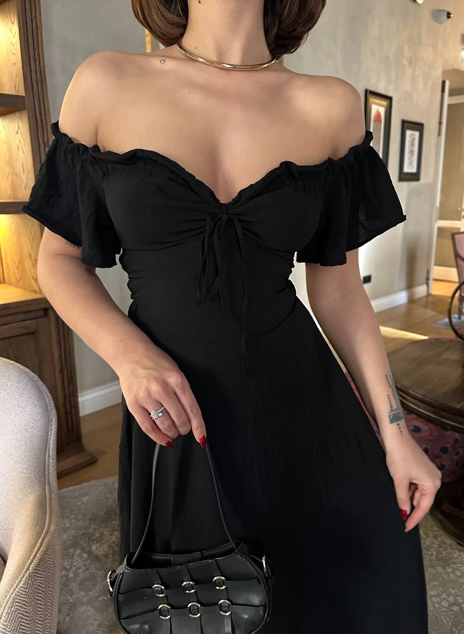 The Bella Off-Shoulder Maxi Dress – 1004