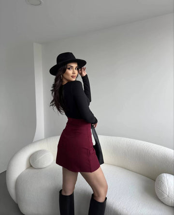 The Chic Slit Mini Skirt – 1170