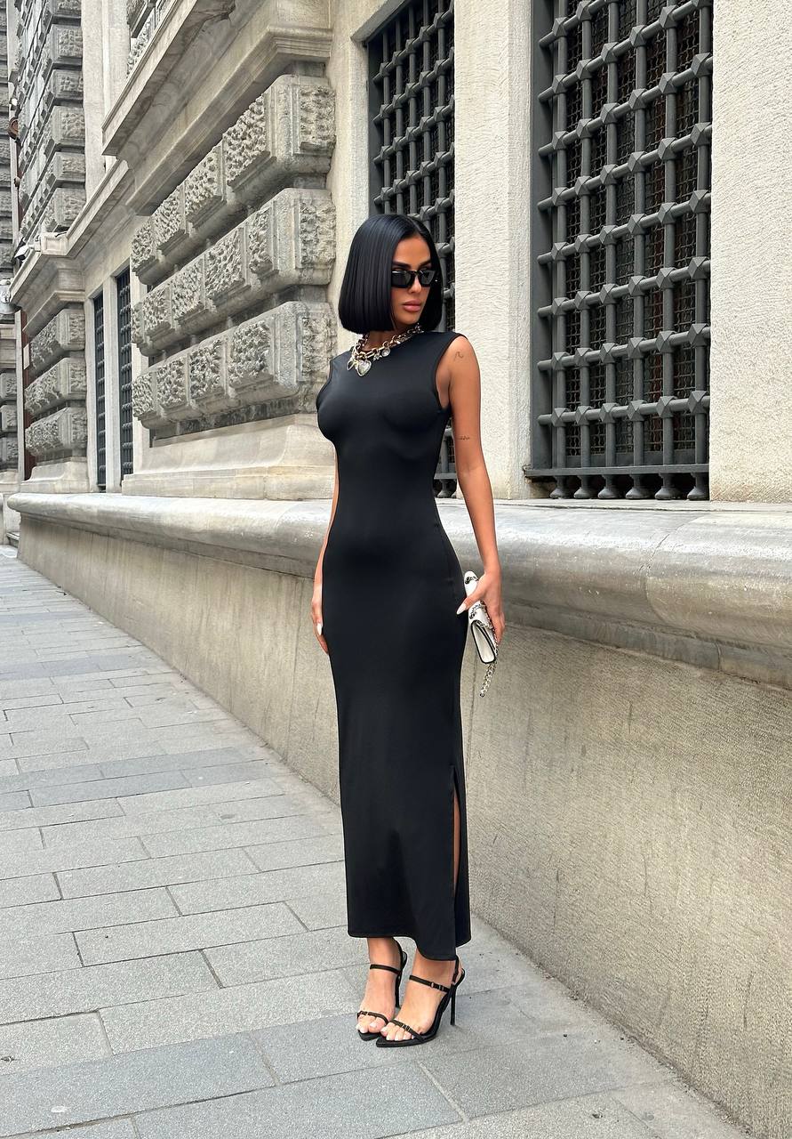 Sculpted Elegance Open-Back Maxi Dress - 1187