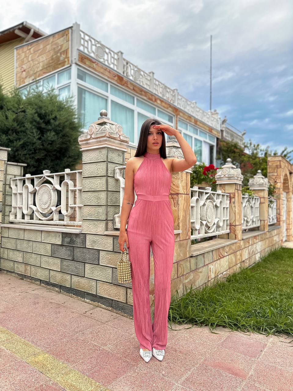 Elegant Pleated Halter Jumpsuit - 1157