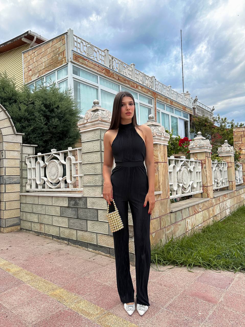 Elegant Pleated Halter Jumpsuit - 1157