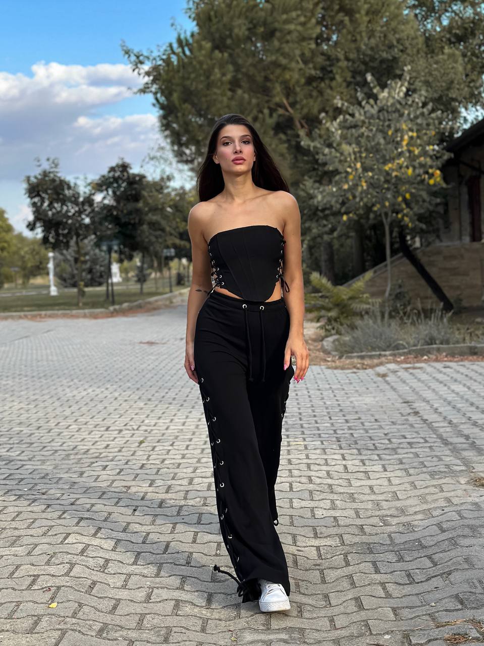 Lace-Up Side Wide-Leg Pants – 1150