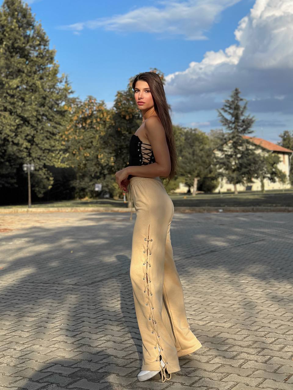 Lace-Up Side Wide-Leg Pants – 1150