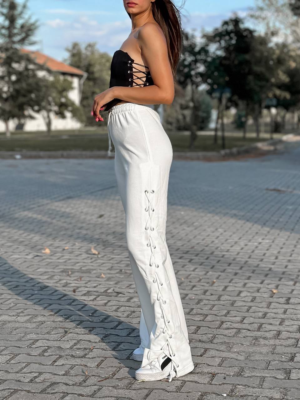 Lace-Up Side Wide-Leg Pants – 1150