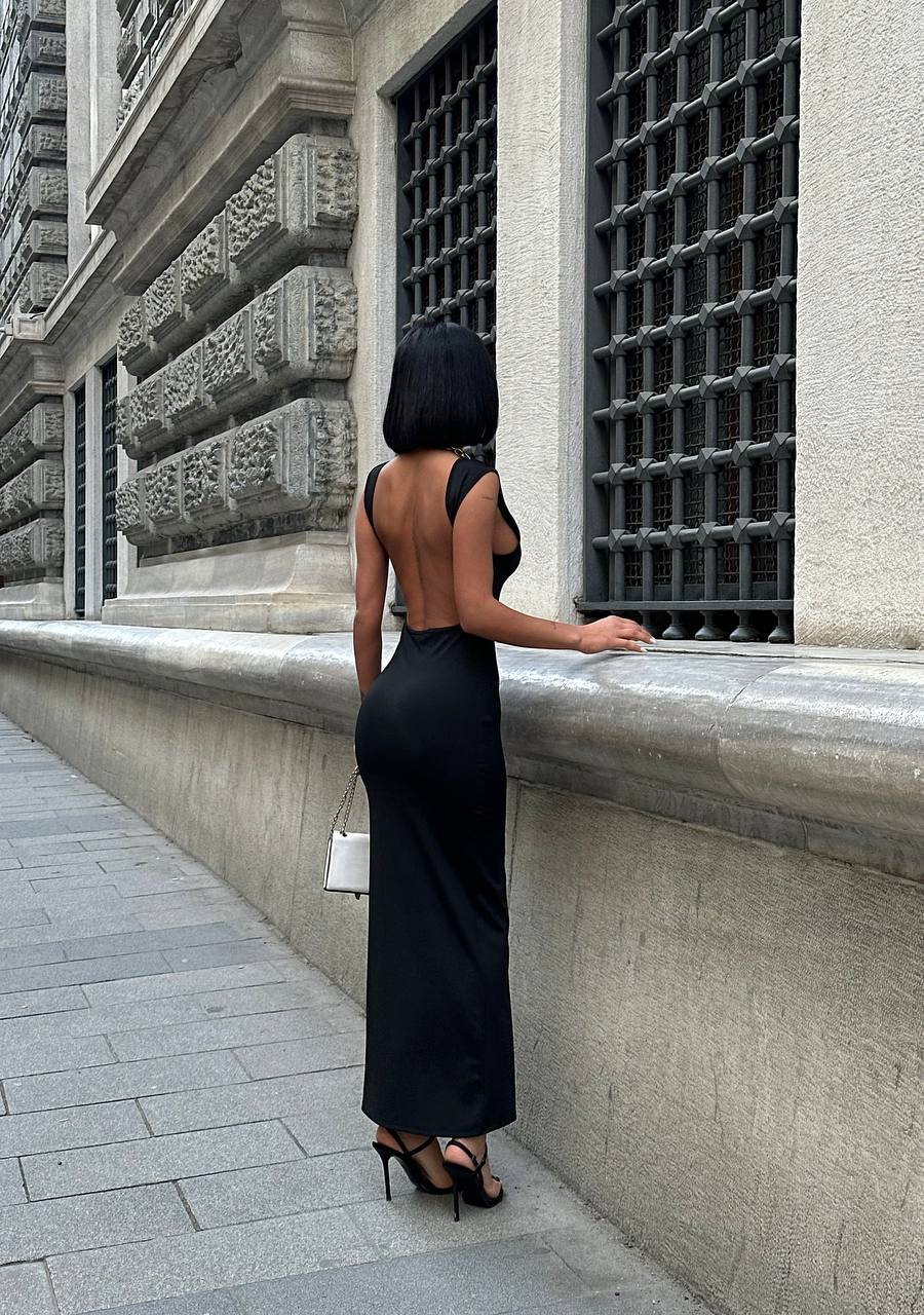Sculpted Elegance Open-Back Maxi Dress - 1187