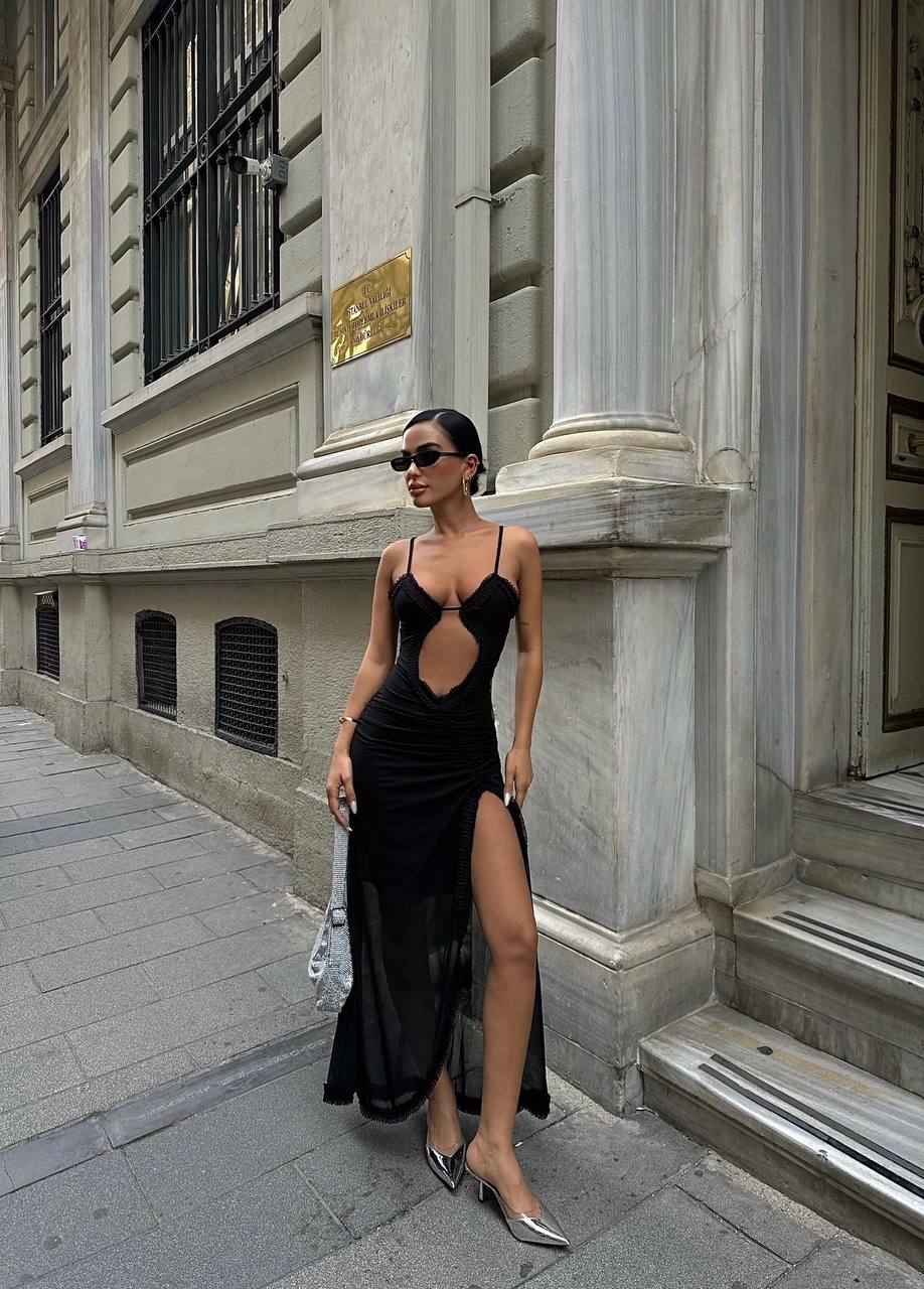 The Noir Allure Maxi Dress – 1044