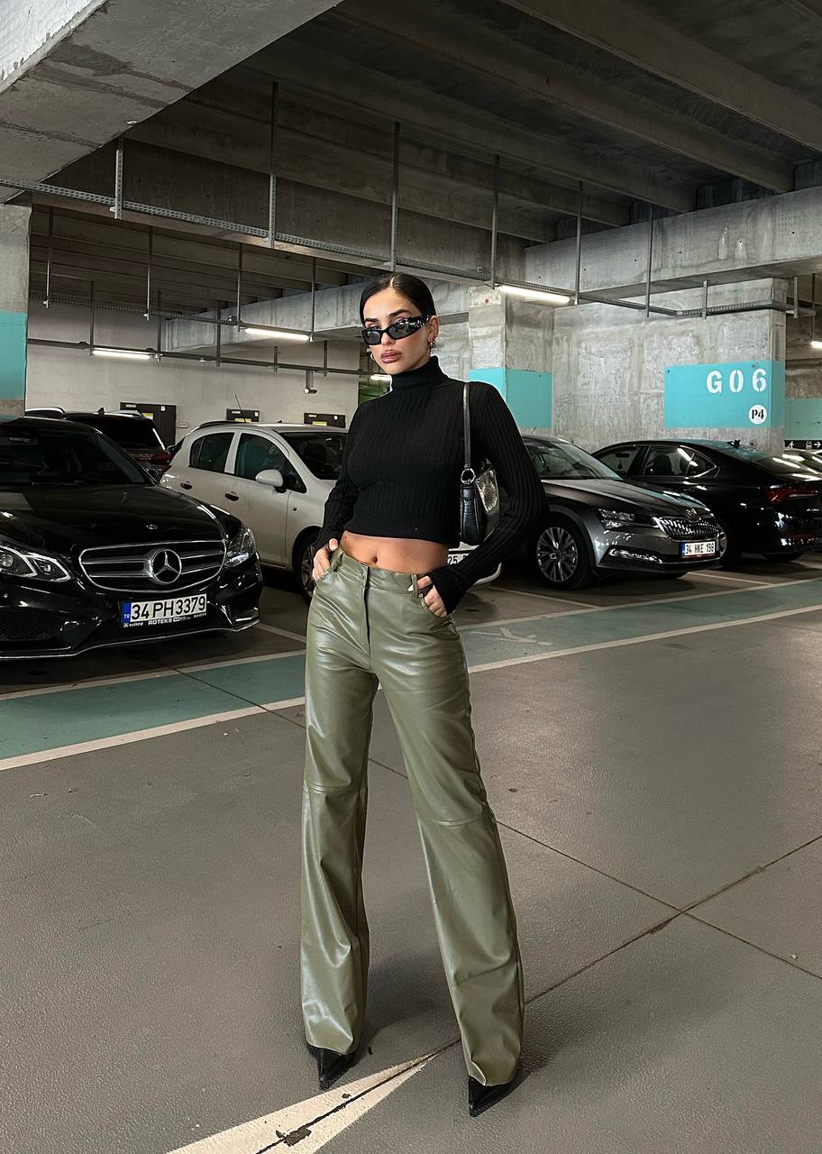 The Luxe High-Waist Wide-Leg Pants  –  1140