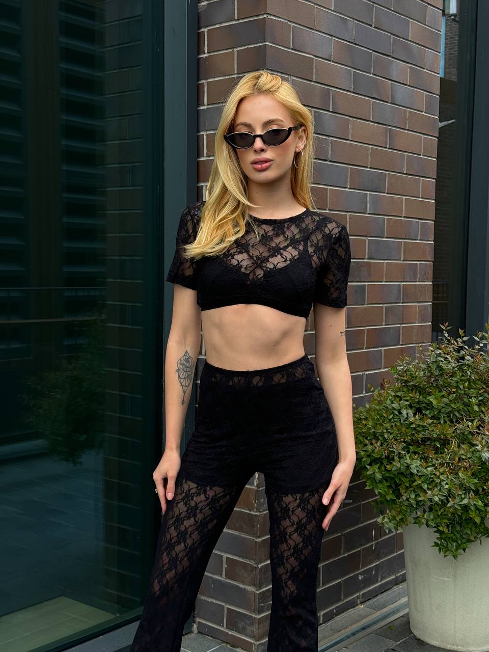 The Noir Lace Elegant Allure Two-Piece Set –1161